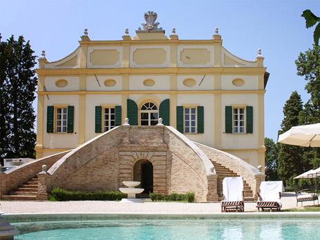 SMARTBOX - Tra le colline e il mare di Fano: 1 notte in Dependance in una villa - Cofanetto regalo - 2