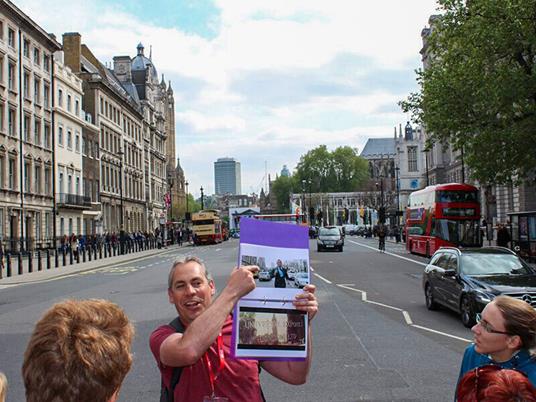 SMARTBOX - Fuga da agenti 007 a Londra: 2 notti e tour dei luoghi di James Bond® - Cofanetto regalo - 3