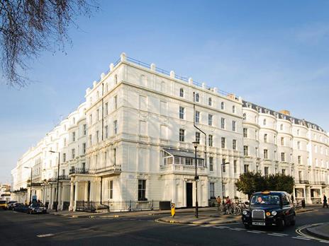 SMARTBOX - Fuga da agenti 007 a Londra: 2 notti e tour dei luoghi di James Bond® - Cofanetto regalo - 4