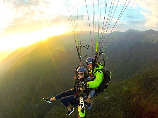 SMARTBOX - Volo in parapendio per 2 sul Massiccio del Grappa - Cofanetto regalo - 2