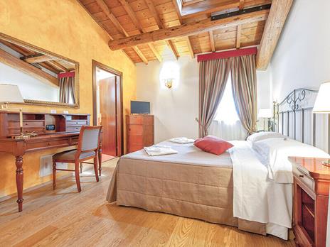 SMARTBOX - Colline e sapori del Veneto: 2 notti con colazione e 1 degustazione di vini - Cofanetto regalo - 3