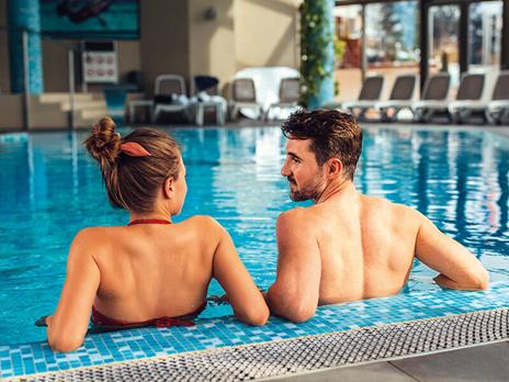 SMARTBOX - In Emilia-Romagna tra calici e relax: 1 notte con Spa e degustazione vini - Cofanetto regalo - 2