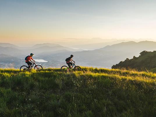 SMARTBOX - Avventure & relax nella natura - Cofanetto regalo - 1 attività sportiva o rilassante per 2 persone - 5