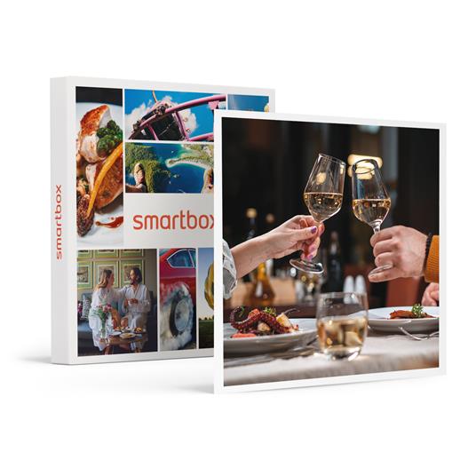 SMARTBOX - Giro d''Italia del gusto: 1 cena di coppia con bottiglia di vino inclusa - Cofanetto regalo