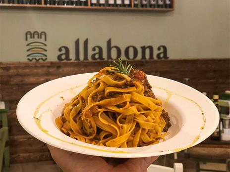 SMARTBOX - Giro d''Italia del gusto: 1 cena di coppia con bottiglia di vino inclusa - Cofanetto regalo - 2