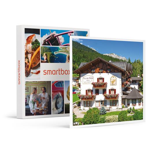 SMARTBOX - Deliziosa cena con bottiglia di vino inclusa al ristorante de Il Piccolo Dolomiti Resort - Cofanetto regalo
