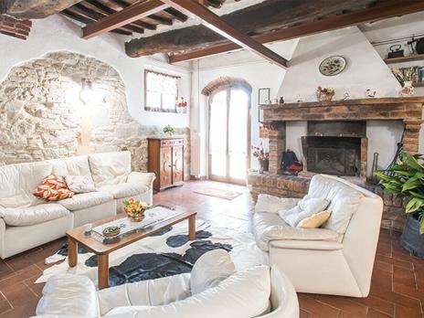 SMARTBOX - A spasso per il Bel Paese con la famiglia: 1 notte in agriturismo con attività a scelta - Cofanetto regalo - 2