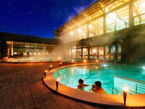 SMARTBOX - Coccole di benessere speciali per 2: accesso giornaliero alla Spa o alle terme con benefit - Cofanetto regalo - 2