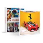 SMARTBOX - A tutta velocità: ingresso Ferrari Experience per 2 adulti e 2 bambini - Cofanetto regalo