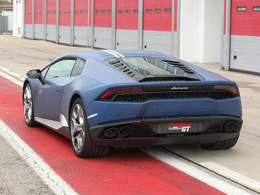 SMARTBOX - 3 giri in Lamborghini AVIO sul Circuito Internazionale di Busca in Piemonte con video incluso - Cofanetto regalo - 2