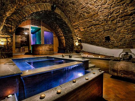 SMARTBOX - Il lusso della Vinoterapia: bagno nel vino e accesso alla Spa alla Dimora Storica Giorni in Basilicata - Cofanetto regalo - 2