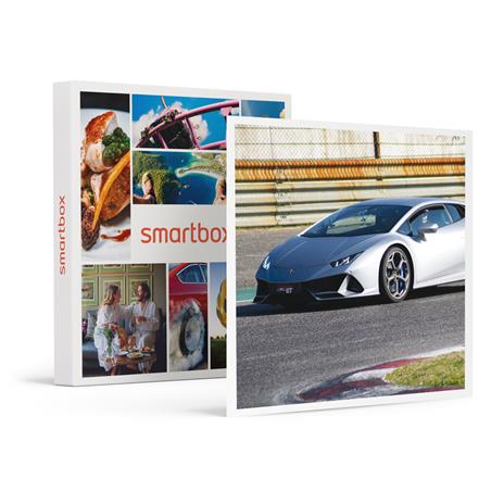 SMARTBOX - 1 giro su Lamborghini Huracán Evo con video sul Circuito Internazionale di Busca in Piemonte - Cofanetto regalo