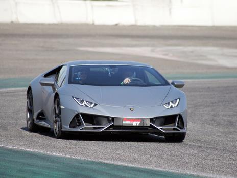 SMARTBOX - 2 giri in Lamborghini Huracán EVO sul Circuito Internazionale di Busca in Piemonte - Cofanetto regalo - 2