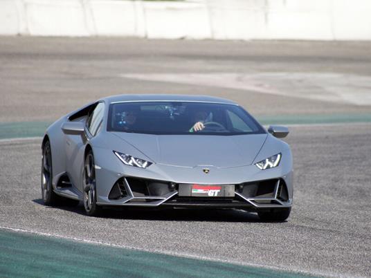 SMARTBOX - 2 giri in Lamborghini Huracán EVO sul Circuito Internazionale di Busca in Piemonte - Cofanetto regalo - 2