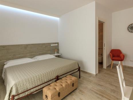 SMARTBOX - Cultura e gastronomia: 1 notte in B&B e 1 pranzo di 4 portate tipico della cucina di Matera - Cofanetto regalo - 2