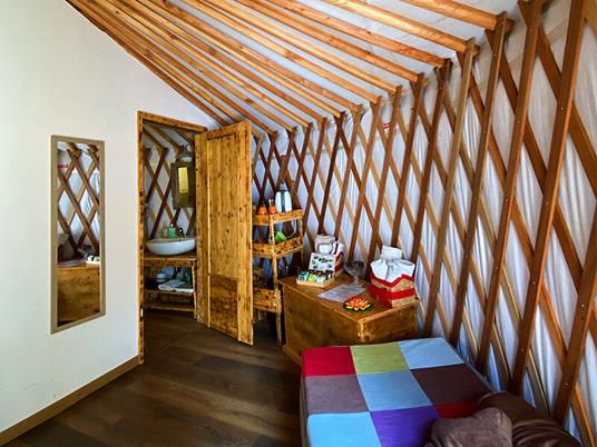 SMARTBOX - Io e te in Glamping: 1 notte in tipica Yurta con noleggio e-bike nel cuore della Toscana - Cofanetto regalo - 2