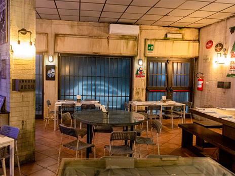 SMARTBOX - A cena con Batman vicino a Caserta: originale menù in un pub dedicato al supereroe - Cofanetto regalo - 4