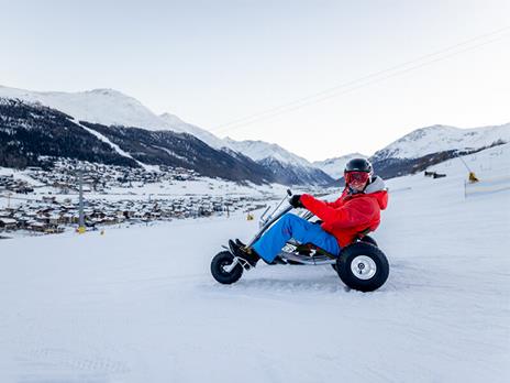 SMARTBOX - Adrenalina sulla neve: 5 emozionanti corse in Snowkart a Livigno per 2 persone - Cofanetto regalo - 2
