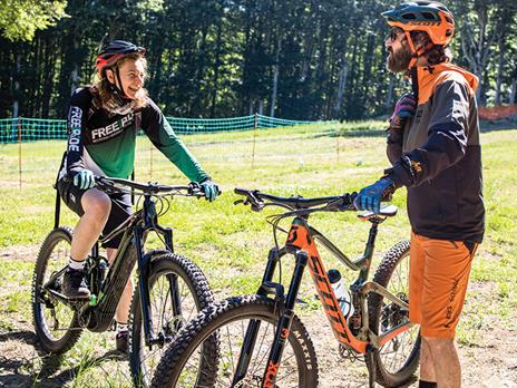 SMARTBOX - Pedalando sul Monte Amiata: escursione in e-bike per 2 amanti dellavventura - Cofanetto regalo - 2