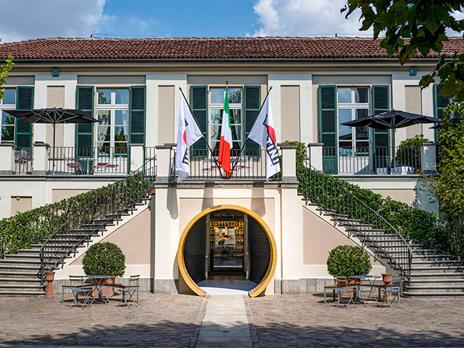 SMARTBOX - Privilege Tour a Casa Martini: visita guidata al museo e degustazione di 3 prodotti per 2 - Cofanetto regalo - 5