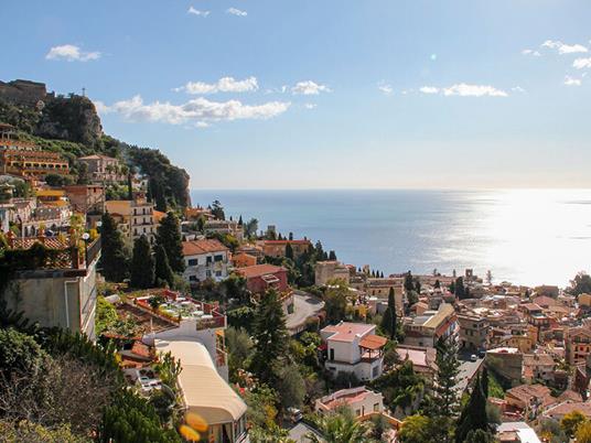 SMARTBOX - A spasso per l''Etna e Taormina: 1 tour con partenza da Catania e auto privata da 1 a 4 persone - Cofanetto regalo - 2