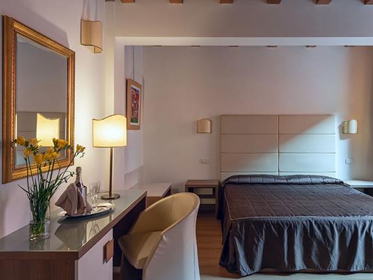 SMARTBOX - 2 notti a Venezia con tour dedicato alle leggende e ai fantasmi della città - Cofanetto regalo - 2