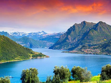 SMARTBOX - La magia del Lago d''Iseo: 1 notte in hotel 4* in Lombardia e cena a base di pesce di 4 portate - Cofanetto regalo - 2