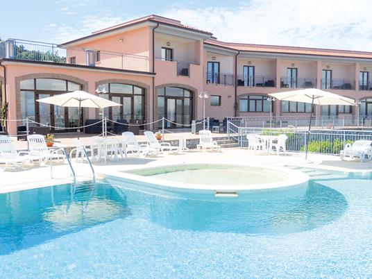 SMARTBOX - 3 giorni in famiglia - Cofanetto regalo - 2 notti con colazione per 2 adulti e 2 bambini - 4