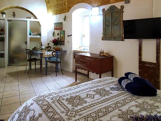 SMARTBOX - I colori di Matera: 2 notti di relax in un caratteristico appartamento del Sasso Caveoso e aperitivo - Cofanetto regalo - 2