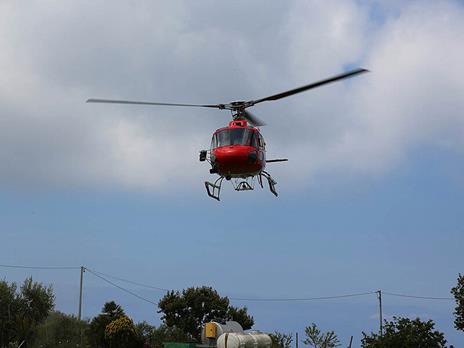 SMARTBOX - Suggestivo tour in elicottero di 40 minuti sorvolando i laghi della Brianza - Cofanetto regalo - 2