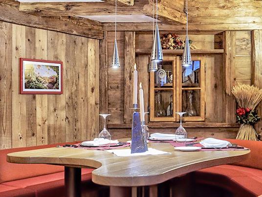 SMARTBOX - Romantica cena con menù Degustazione Dalle Dolomiti presso il famoso Ristorante Il Gallo Cedrone vicino a Trento - Cofanetto regalo - 2