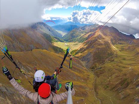 SMARTBOX - Emozionante volo in parapendio sulle Dolomiti con foto e video ricordo - Cofanetto regalo - 2