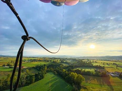 SMARTBOX - Barolo dall’alto: volo in mongolfiera con esclusiva degustazione vini - Cofanetto regalo - 2