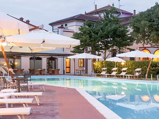 SMARTBOX - Natale insieme: soggiorni e momenti speciali - Cofanetto regalo - 5