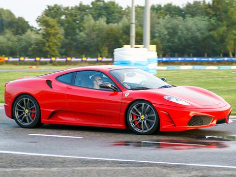 SMARTBOX - Alla guida di una Ferrari - Cofanetto regalo - 4