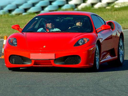 SMARTBOX - Emozioni da brivido: 1 giro su pista in Ferrari - Cofanetto regalo - 4
