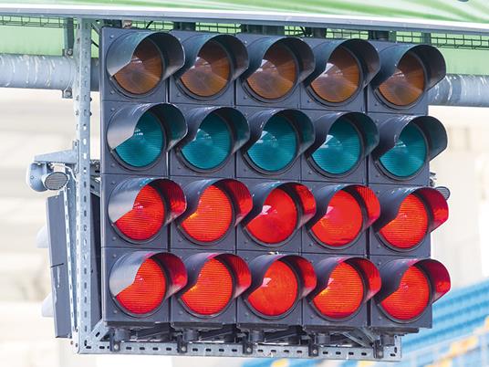 SMARTBOX - Emozioni da brivido: 1 giro su pista in Ferrari - Cofanetto regalo - 8