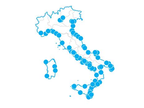 EMOZIONE3 2 giorni al mare Cofanetto regalo 1 notte con colazione e 1 momento speciale al mare o al lago per 2 persone - 3