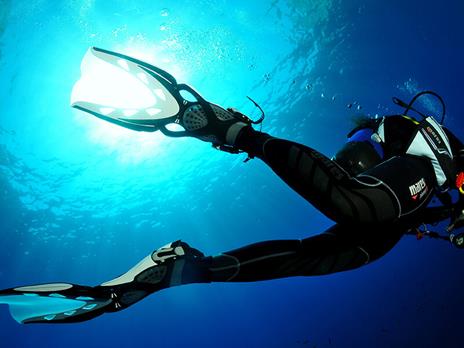 SMARTBOX - Emozioni in mare: 1 lezione di immersione subacquea per te - Cofanetto regalo - 11