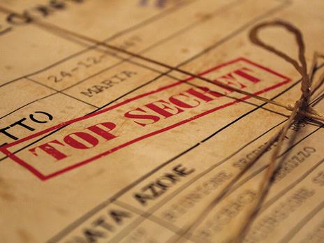 SMARTBOX - Escape Room a Roma: 1 avventura per un gruppo da 2 a 6 persone - Cofanetto regalo - 3