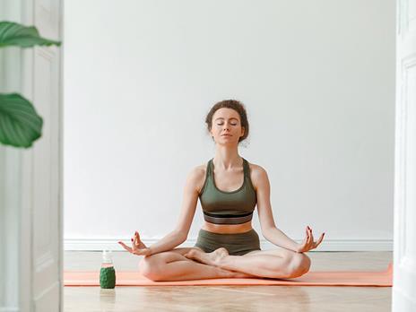 SMARTBOX - A tutto Yoga: corso online "AddioMaldiSchiena" - Cofanetto regalo - 5