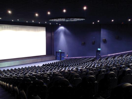 EMOZIONE3 - Cinema e Popcorn - Cofanetto regalo - 1 ingresso al cinema con popcorn e drink per 2 persone - 7