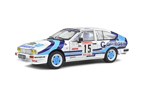 Solido Alfa Romeo GTV6 Modello auto sportiva Preassemblato 1:18