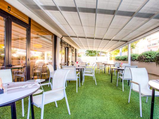 SMARTBOX - Cena d'atmosfera presso il 4* Ferretti Beach Hotel Rimini - Cofanetto regalo - 5