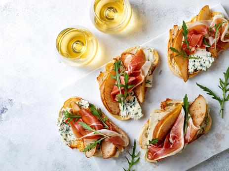 SMARTBOX - 1 notte con aperitivo e visita guidata al Castello di Rocca Grimalda nel Basso Piemonte - Cofanetto regalo - 7