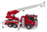 Autocarro pompieri Scania Super 560R con scala girevole, pompa dell'acqua e modulo Light + Sound (03591)