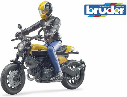 Moto Ducati Scrambler Full Throttle con pilota