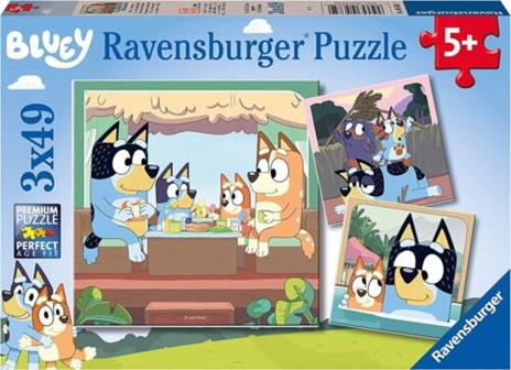 Ravensburger - Puzzle Bluey, Collezione 3x49, 3 Puzzle da 49 Pezzi, Età Raccomandata 5+ Anni