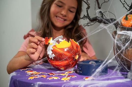 Ravensburger - 3D Puzzle Zucca di Halloween Night Edition con Luce, 72 Pezzi, 6+ Anni - 6