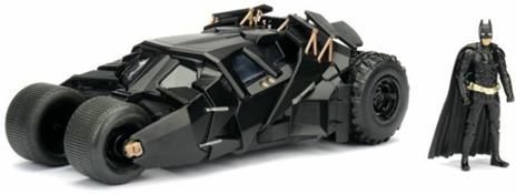 Batman. The Dark Knight Batmobile In Scala 1:24 Con Personaggio Die-Cast - 3